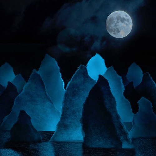 Gold Medal - Mariana Armata & Ron Harper (Lakeshore Camera Club) - Title: Paper - Audio Visual Competition