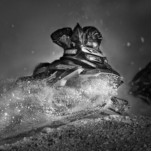 HONOUR AWARD Peter Chi Ho Lau Snow Mobile In Action