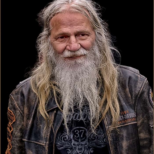 HONOUR AWARD Trillium Photographic Club Victor Truczynski - Wille At The Port Dover